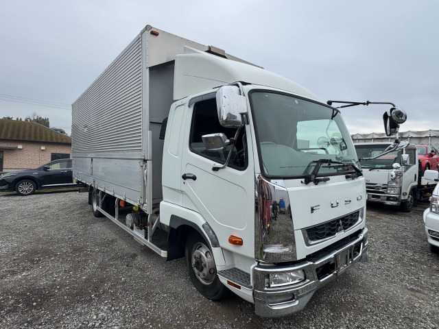 ファイター ウィング バックカメラ/ラジオ