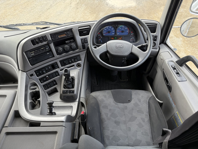 UDトラックス クオン 予備車検付 の中古車詳細 (587,870km, ホワイト