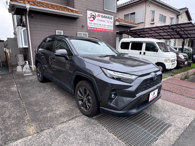 RAV4 2.5 ハイブリッド X 走行距離少ないお車です。内装もキレイ