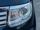 HIDヘッドライト装備なので夜道も明るく照らしてくれるので安心ドライブ♪