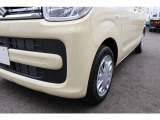 ハイブリッド車でアイドリングストップ装備なのでとても燃費の良いお車です。