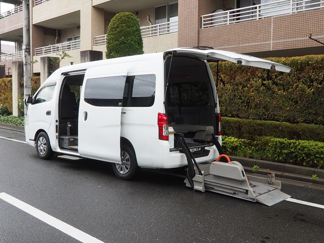 NV350キャラバン 車いす2名 計10名