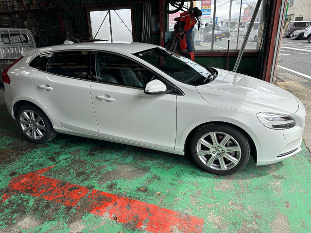 V40D4 Rデザイン チューンド バイ ポールスター ディーゼル