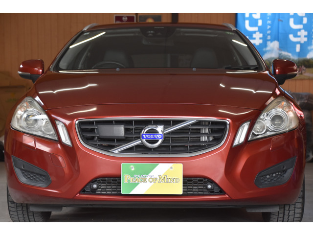 ボルボ V60 T4 車検整備付き黒本革S純ナビBカメラPスタ の中古車詳細