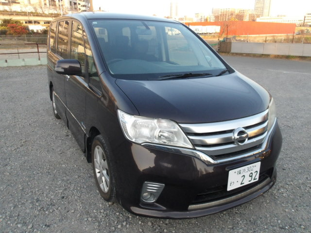 セレナ 2.0 ハイウェイスター S-HYBRID 