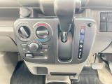 【全国納車OK】 現車をご覧になれないお客様でも、安心してお車をご購入いただける環境を整えております。 色々な角度から撮影したたくさんの画像など豊富な資料送りいたしております。