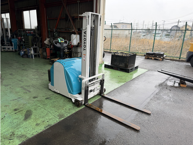 トヨタL&F ウォーキー ウォーキーリフト 500キロ 2.5m