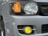 HIDヘッドバルブに、イエロー色のLEDフォグバルブ。もちろんウインカーバルブもLEDに交換済み!