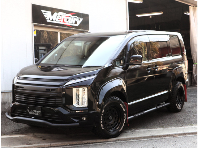 三菱 デリカD:5 2.2 G 4WD オーバーフェンダー ベッドキット の中古車 