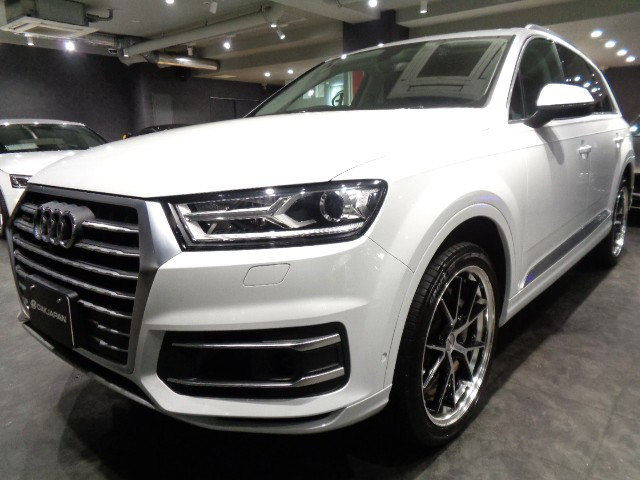 Q7 2.0 TFSI クワトロ 4WD 2.0TFSIクワトロ8速パドルS4WD