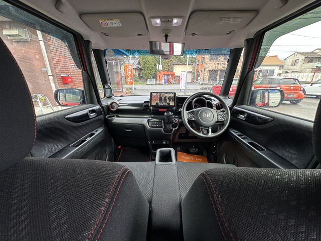 N-BOX カスタムGターボSSパッケージ　Carplay ホンダ N-BOXカスタム G ターボ SSパッケージ CarPlay バックカメラ