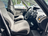 中古車の販売が中心になりますが、新車の販売も取扱いございます。