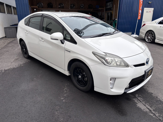 トヨタ プリウス 