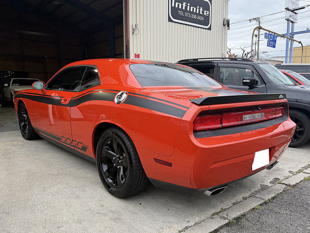 ダッジ チャレンジャー R/T の中古車詳細 (121,900km, オレンジ, 大阪