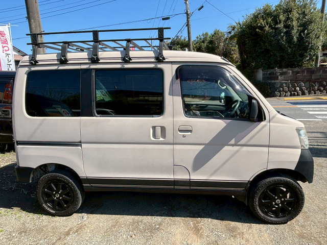 ダイハツ ハイゼットカーゴ デラックス ハイルーフ 4WD リフトアップ 
