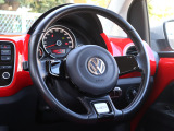 レザーステアリングやチルトステアリング機構、運転席シートリフター、チャイルドセーフティドアロック、ISOFIX対応チャイルドシート固定装置、トノカバーなどその他、充実の装備内容となっております!!