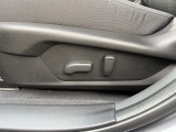 【運転席パワーシート】電動でシートポジションを細かく調整できる便利な機能です!