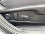 【運転席パワーシート】電動でシートポジションを細かく調整できる便利な機能です!