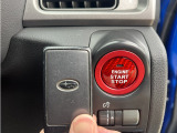 便利なキーレスアクセス&プッシュスタートが装備されております。鍵が車内にあればボタン一つでエンジンの始動が可能です。使ってみるとなかなか便利な機能です。