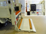 垂直パワーゲート 600kg トヨタ車体/UT16M050260 長:85cm/有効長:70cm 幅:152cm カートストッパー付 左リア支柱PGスイッチ