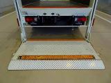 垂直パワーゲート 600kg トヨタ車体/UT16M050260 長:85cm/有効長:70cm 幅:152cm カートストッパー付 左リア支柱PGスイッチ