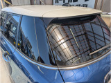 リアガラスにはスモークフィルムが張られてますので車内が丸見えになりません。