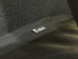 3Dで撥水だから車内も清潔に保てるし掃除も楽々。何よりカッコイイ。足元のあまり見ないところに、「お!」っとなる装備。いいですね!