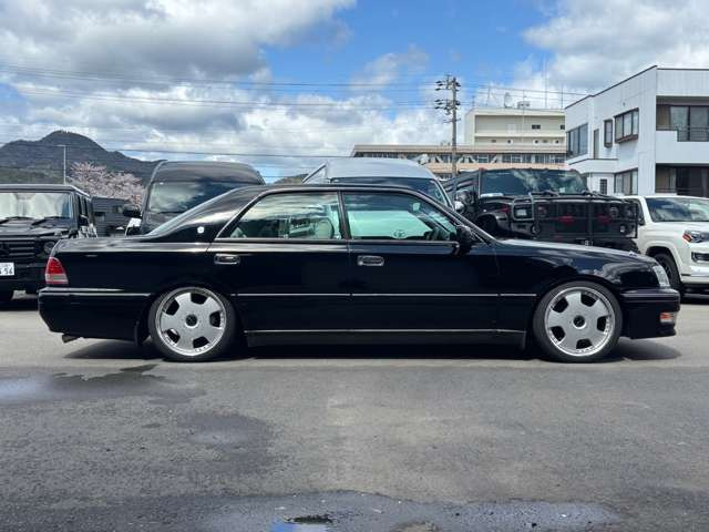 トヨタ クラウン 2.5 ロイヤルサルーン 後期型/SSR18インチAW の中古車
