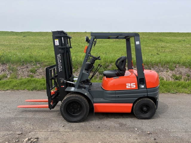 トヨタL&F エンジンフォークリフト 80-6FDL25