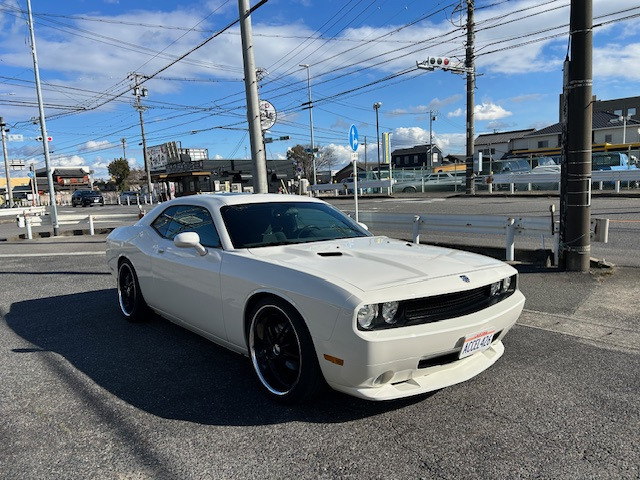 チャレンジャー SE 新車並行・サンルーフ・ローダウン・下取車