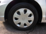 純正14インチホイール。ノーマルタイヤ付き。