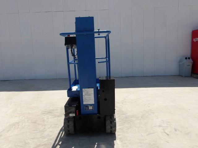 アイチ 高所作業車 クローラ式 3.8m