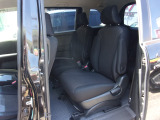 セカンドシートはキャプテンタイプ。6人乗りです。