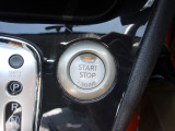 エンジンスタートはプッシュ式。