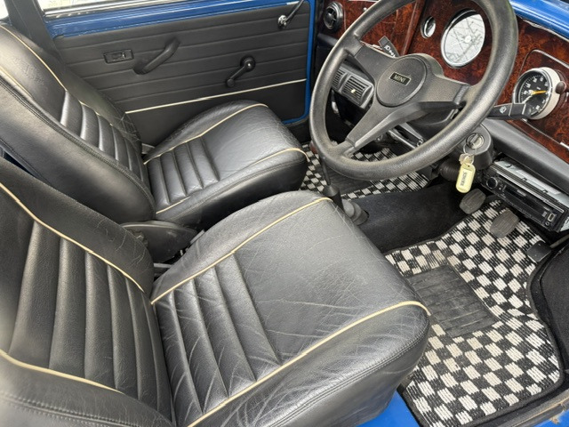 ローバー ミニ MT センターメーター&ウッドパネル の中古車詳細
