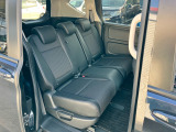 後部座席も気になるようなキズ・汚れやへたり等、大きなダメージはなく、良好な状態です。