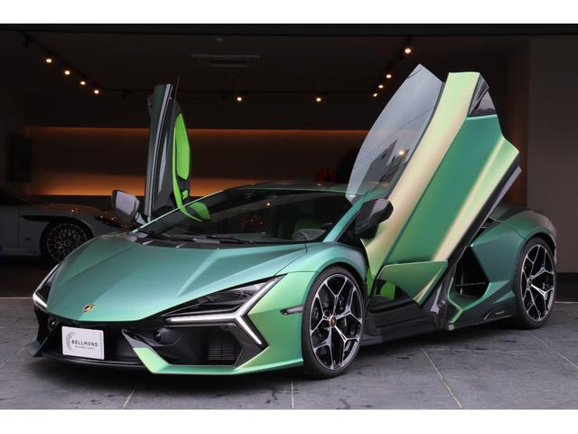 レヴエルト  ベースグレード シャイニーカーボン D車