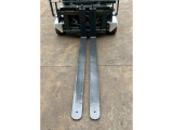 爪の長さ1,370mm