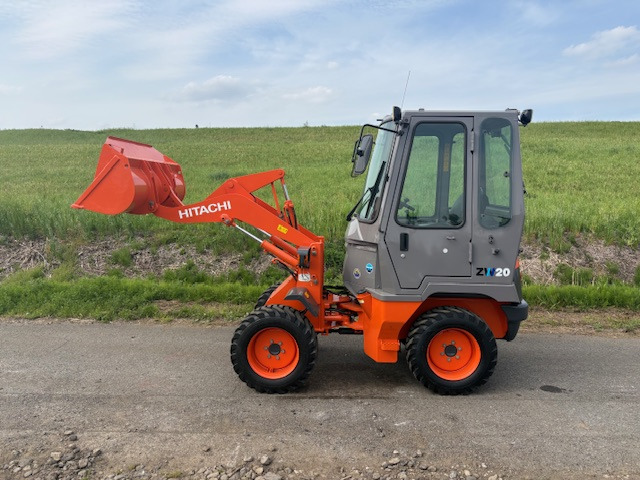 日立 道路機械 ZW20
