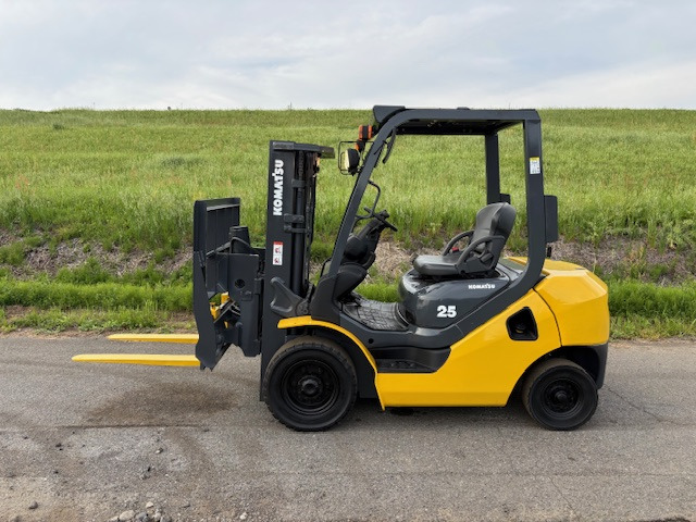 コマツ エンジンフォークリフト FD25T-17
