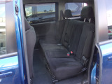 セカンドシートはベンチタイプ。7人乗りです。