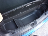 ラゲッジルーム床下収納。