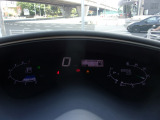インフォメーションディスプレイ付きメーターパネル。