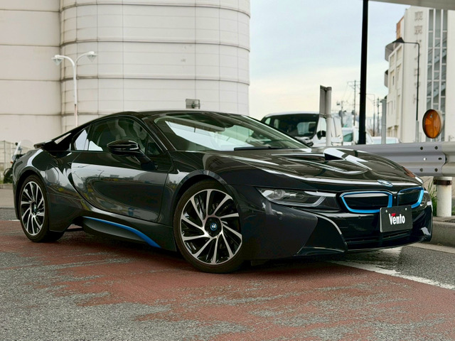 i8