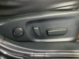 パワーシート装備でお好みのドライビングポジションに設定可能です。