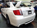 サテンホワイトパールカラーSTIフルエアロ&大型Rスポイラー&BBS製STI18アルミ&追加メーター&STIレザーステアリング&フルセグナビTV&バックカメラ&HIDライト&ETC他装備充実車
