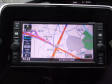 純正メモリーナビは7インチタッチパネル。