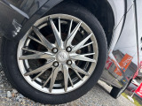 社外15インチAW装着しております。各種カスタムも承りますので、まずはお気軽にお問合せ下さい。