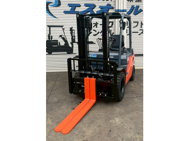 トヨタL&F エンジンフォークリフト 3.0M2.5tサイドシシフト