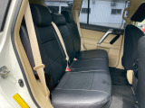 後部座席もゆったりと余裕があります!!